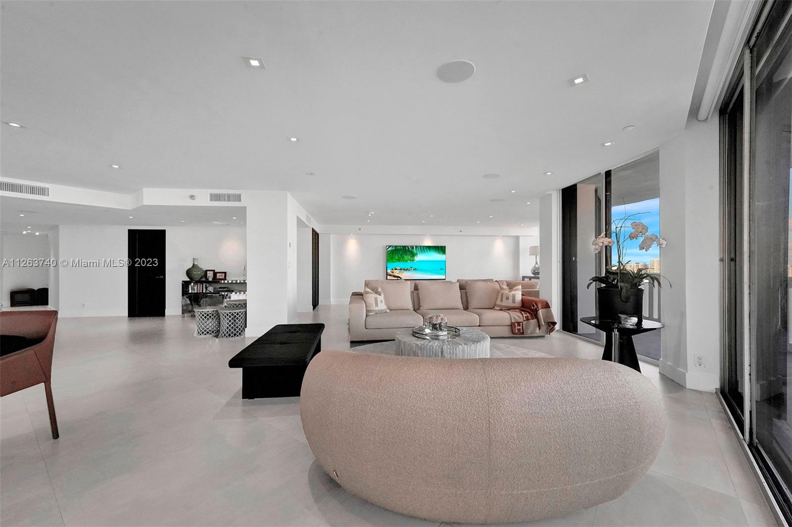 3000 ISL BLVD WILLIAMS IS - Residential