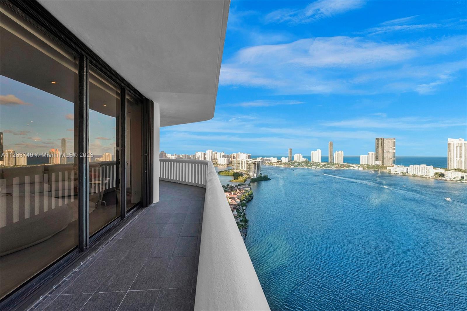 3000 ISL BLVD WILLIAMS IS - Residential