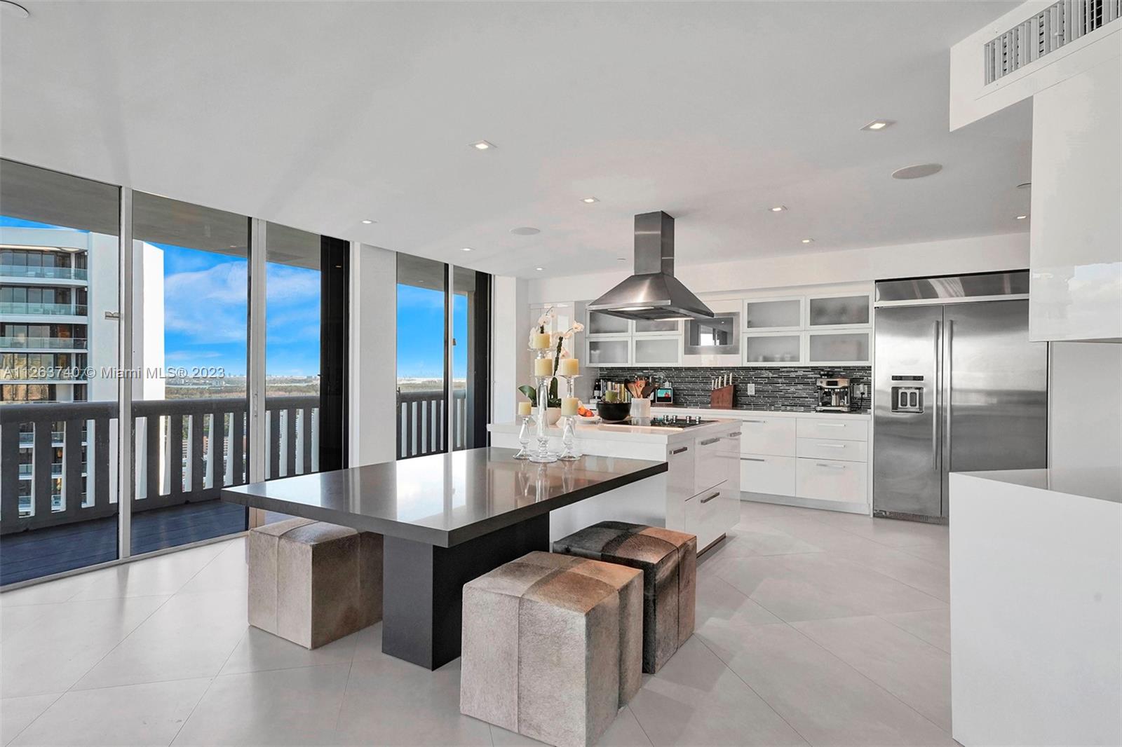 3000 ISL BLVD WILLIAMS IS - Residential