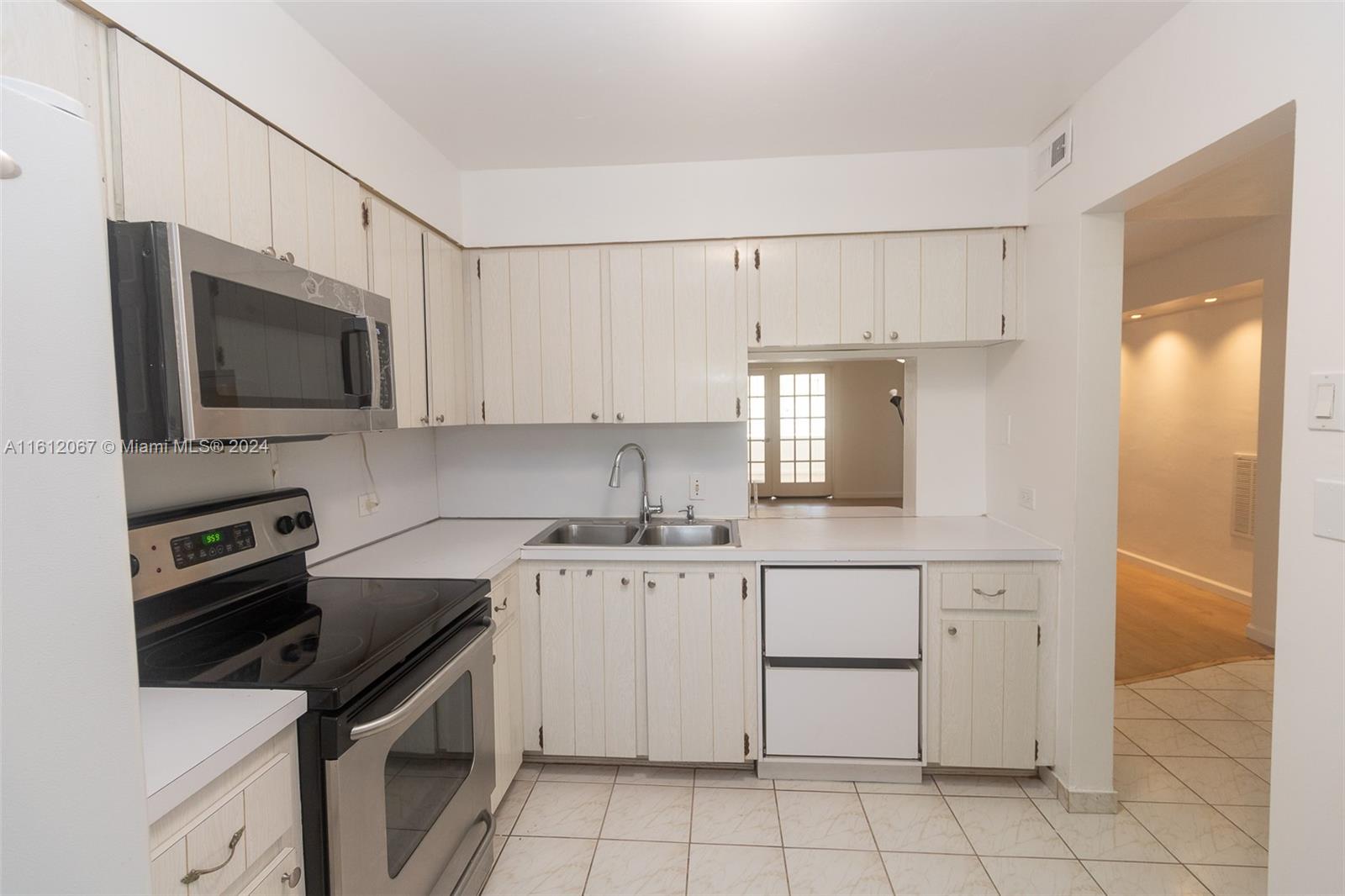 ROYAL OAKS CONDO - Residential Lease