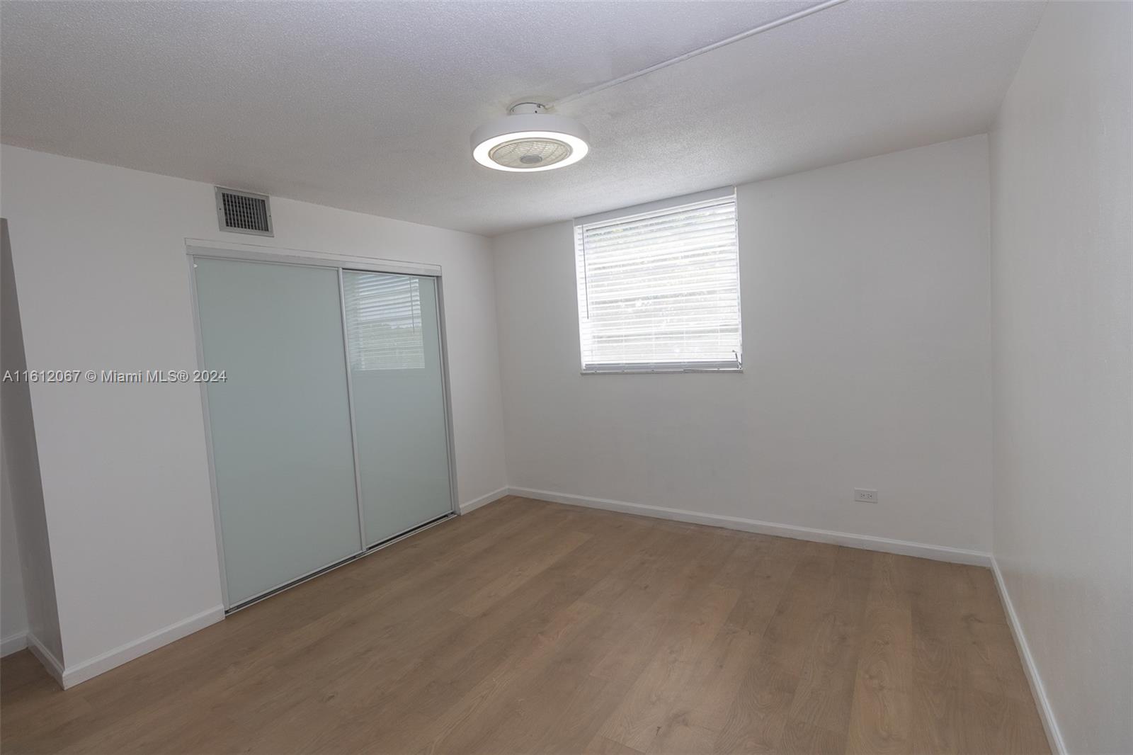 ROYAL OAKS CONDO - Residential Lease