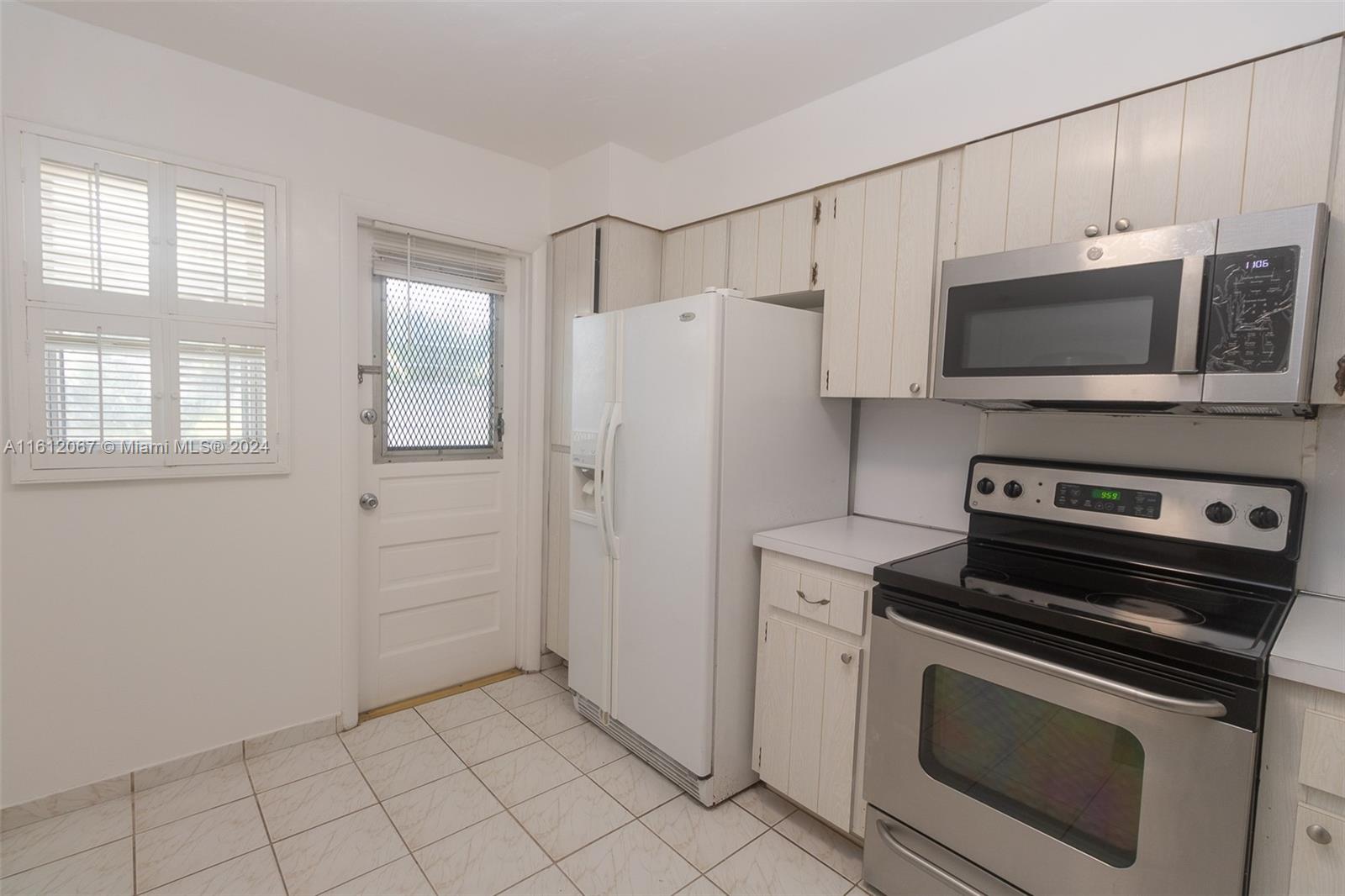 ROYAL OAKS CONDO - Residential Lease