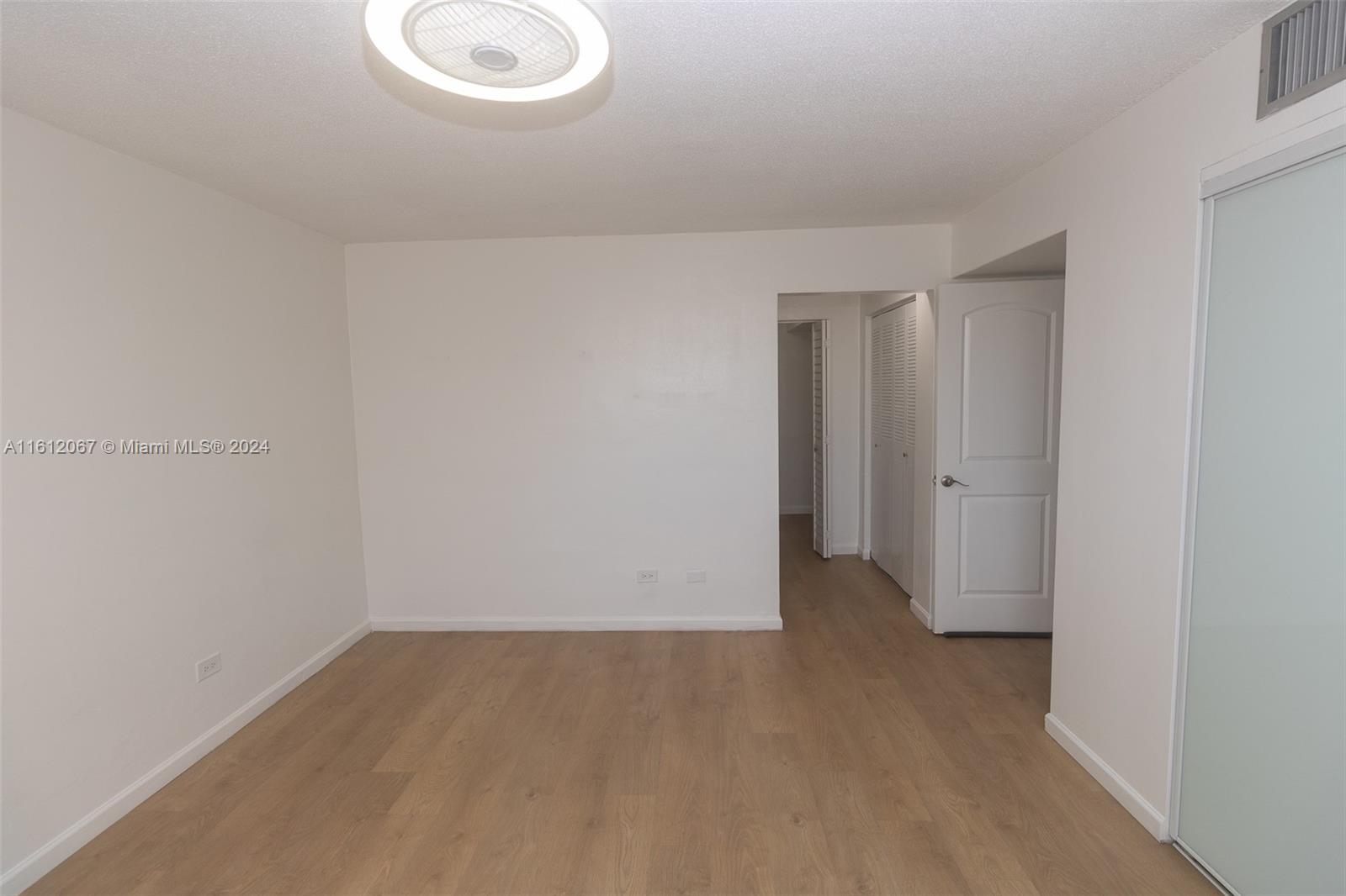 ROYAL OAKS CONDO - Residential Lease