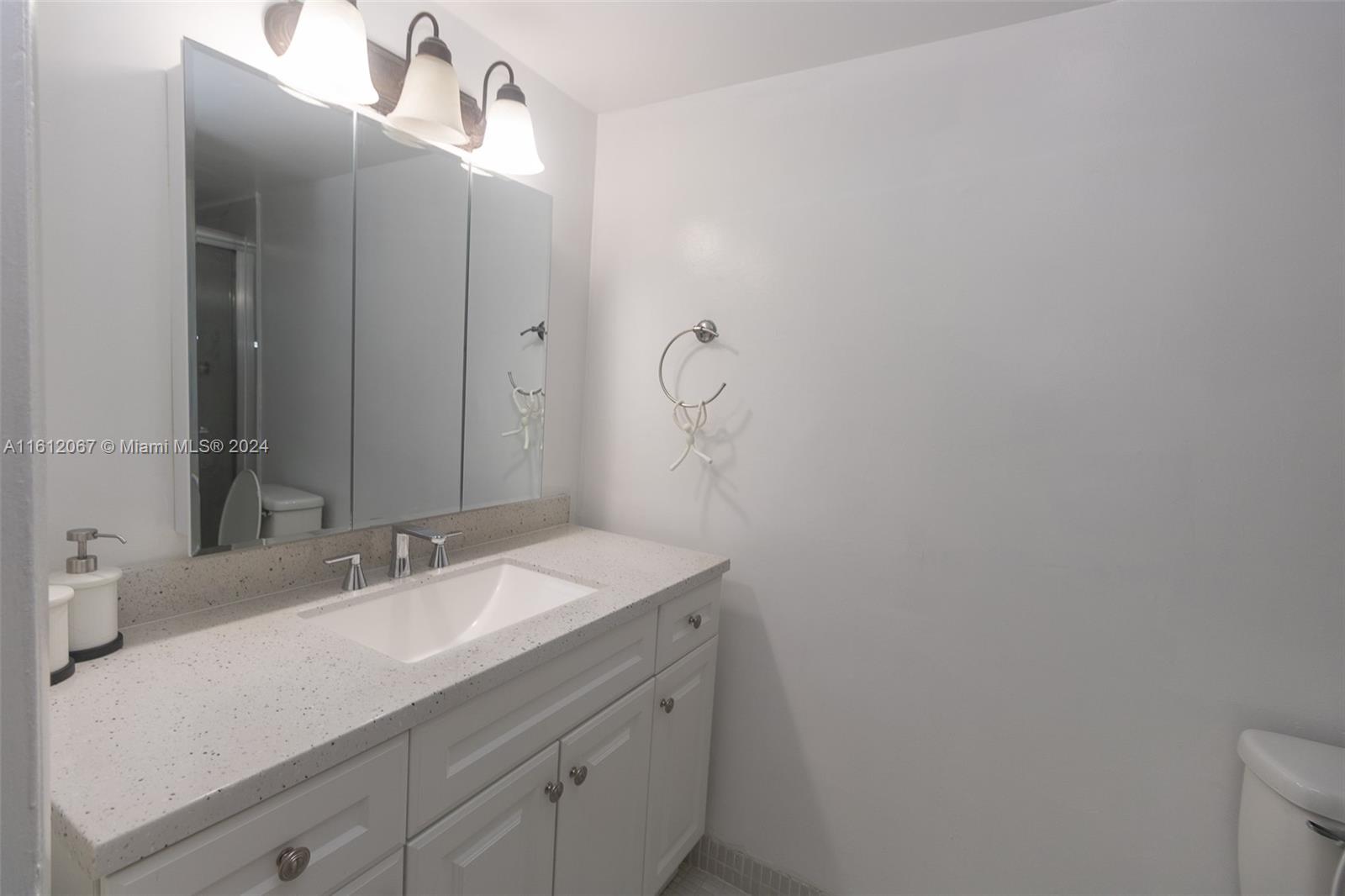 ROYAL OAKS CONDO - Residential Lease