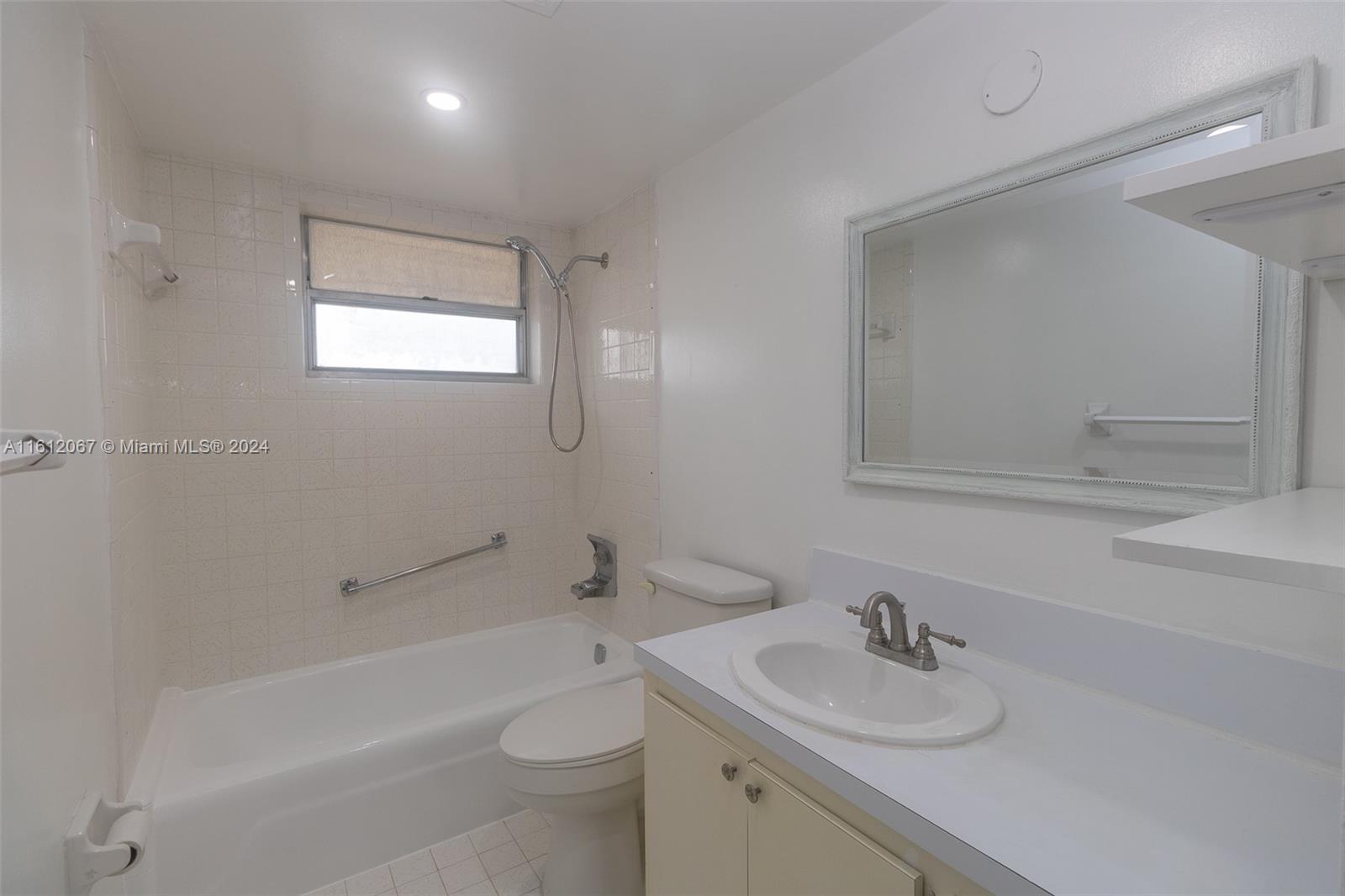 ROYAL OAKS CONDO - Residential Lease