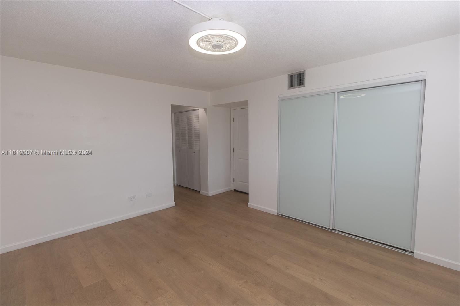 ROYAL OAKS CONDO - Residential Lease