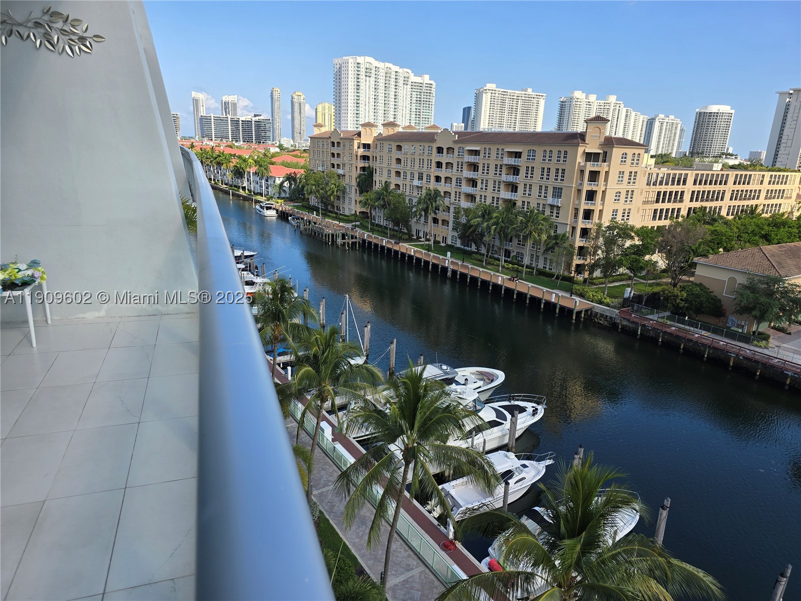 ARTECH RESIDENCES AT AVEN - Residential