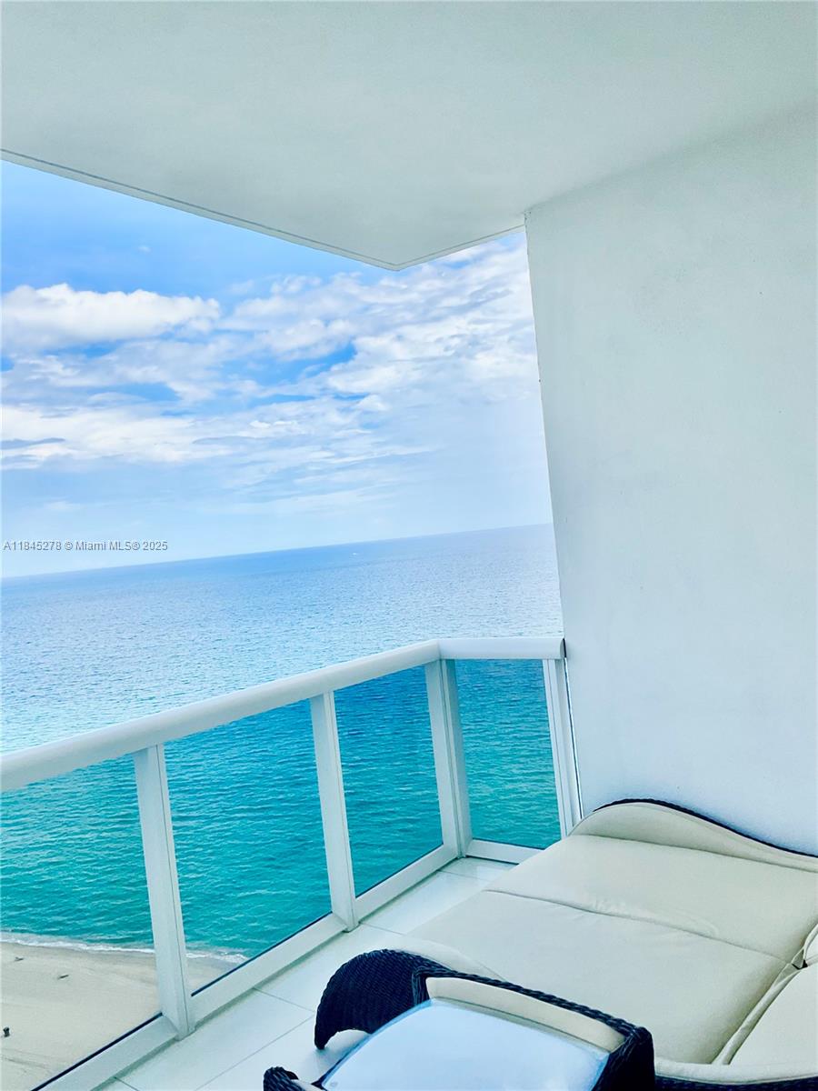 TRUMP ROYALE CONDO - Residential