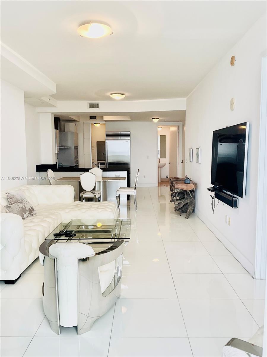 TRUMP ROYALE CONDO - Residential