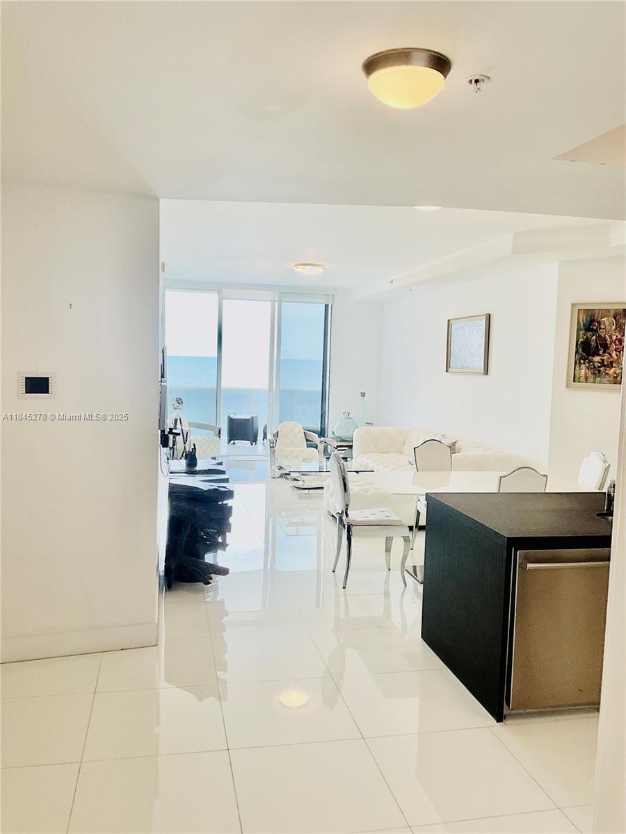 TRUMP ROYALE CONDO - Residential
