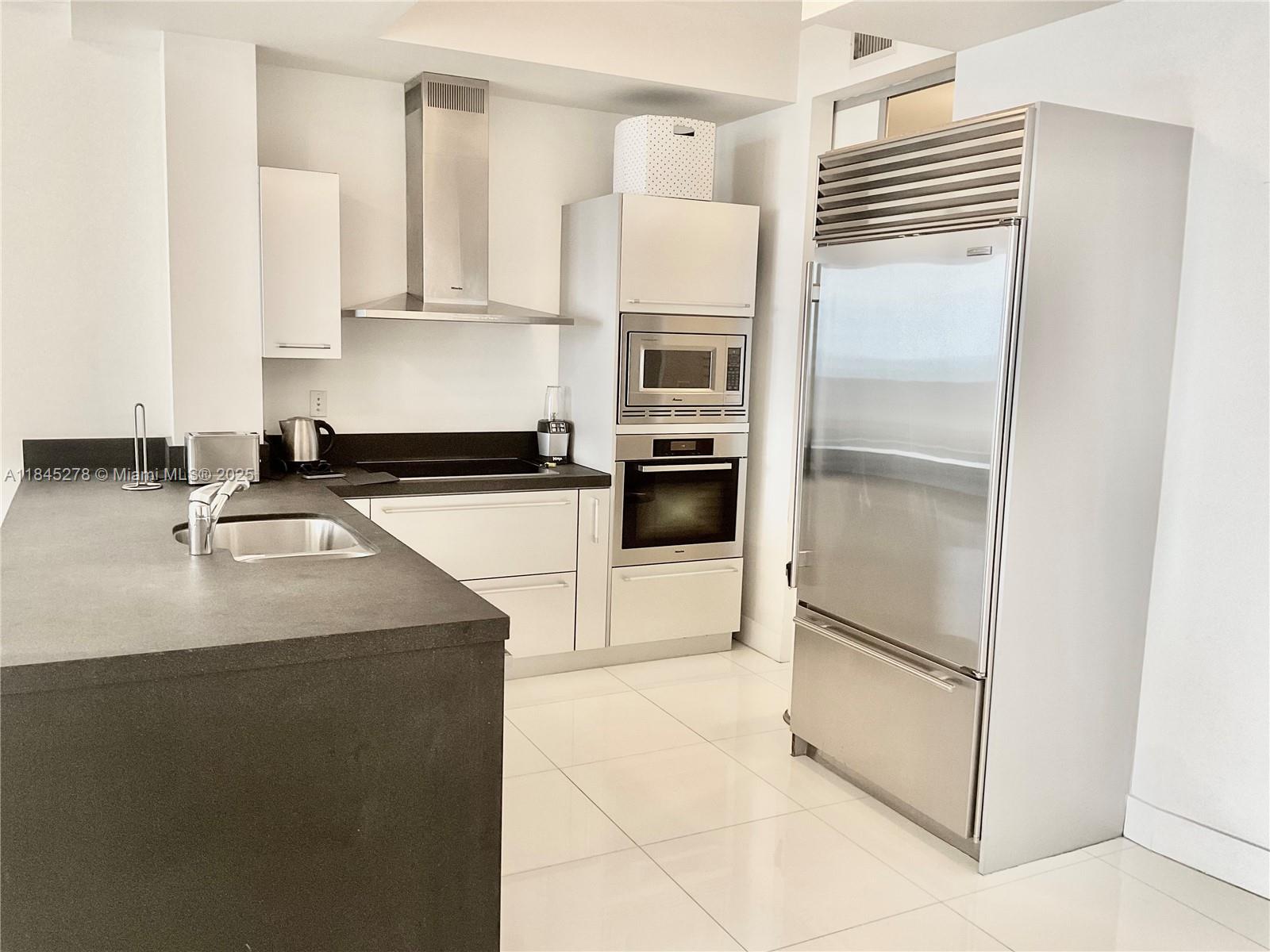 TRUMP ROYALE CONDO - Residential