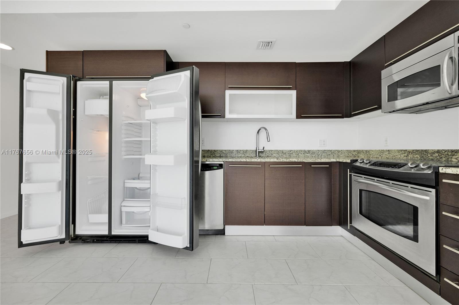 THE PLAZA 950 BRICKELL CON - Residential Lease