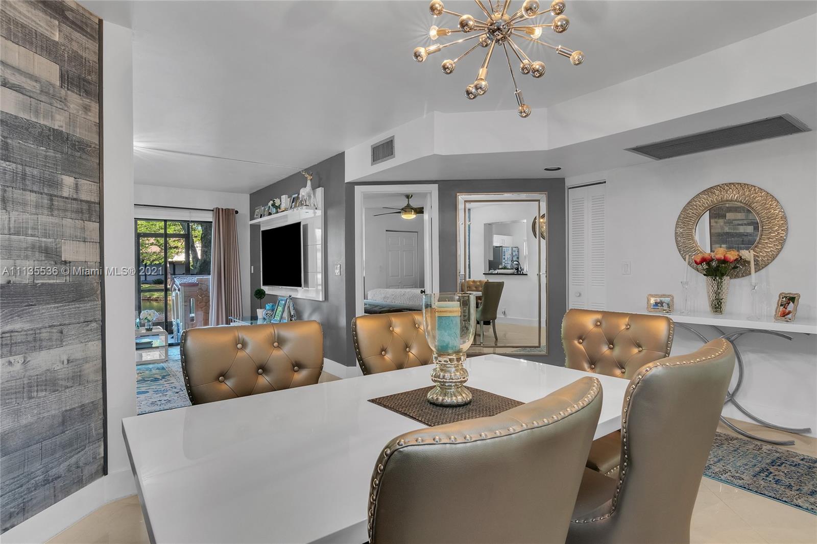 HAMMOCKS-LAKE FOREST COND - Residential