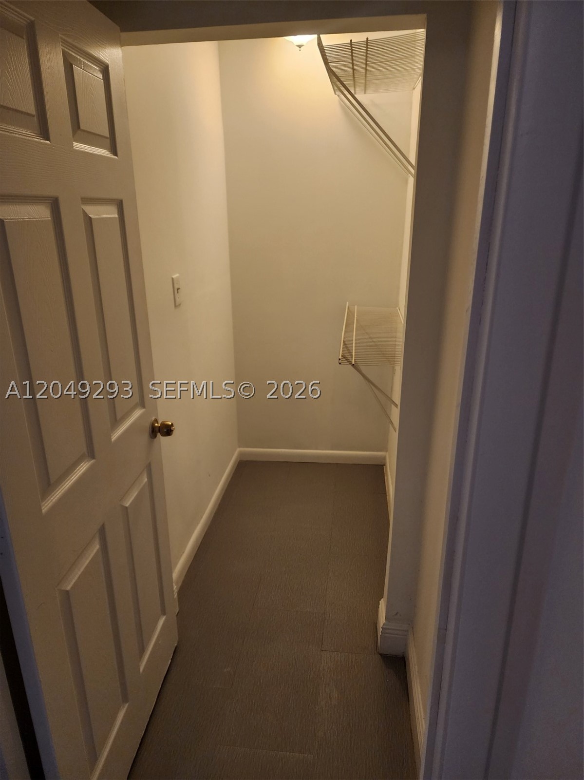 THE ARABIAN ARMS CONDO - Residential Lease