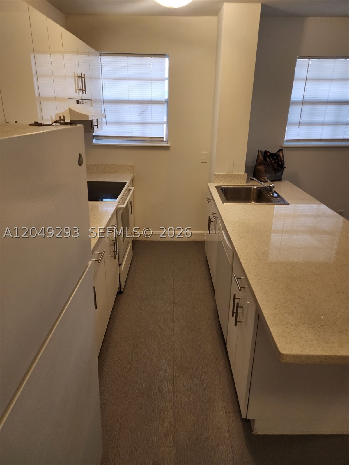 THE ARABIAN ARMS CONDO - Residential Lease