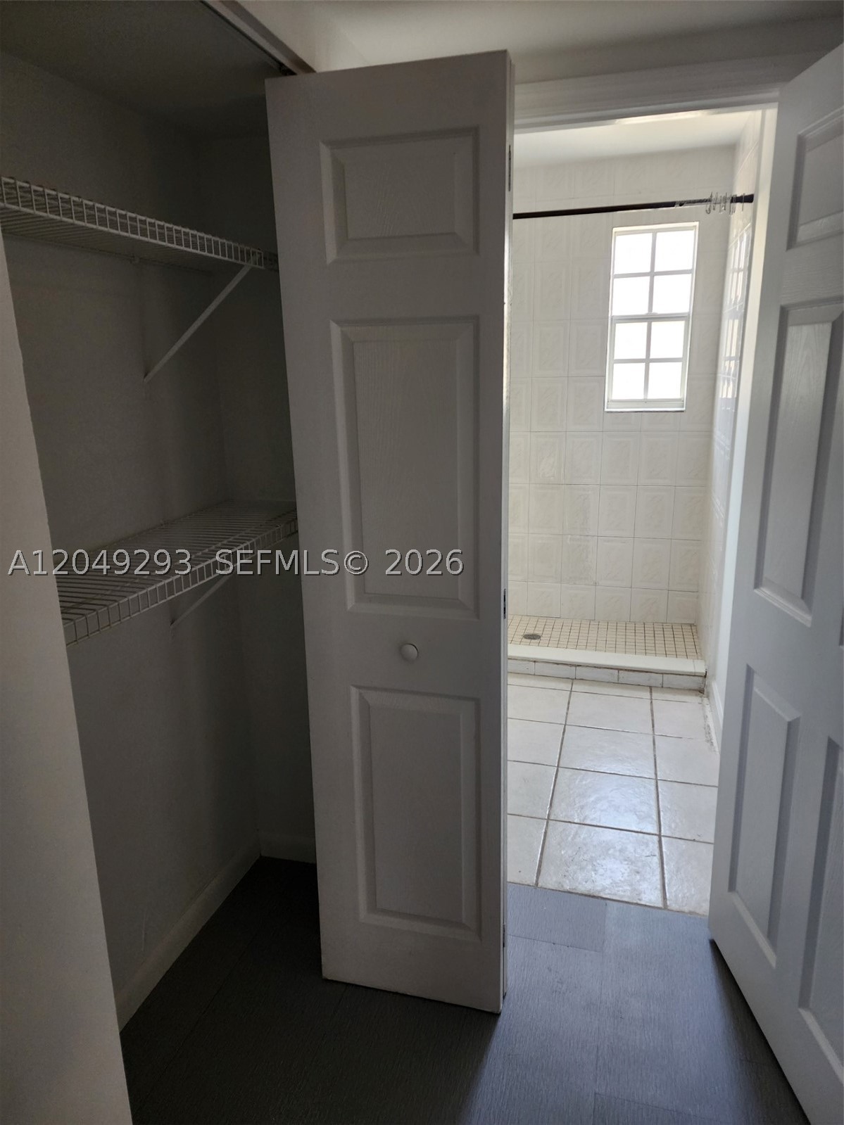 THE ARABIAN ARMS CONDO - Residential Lease