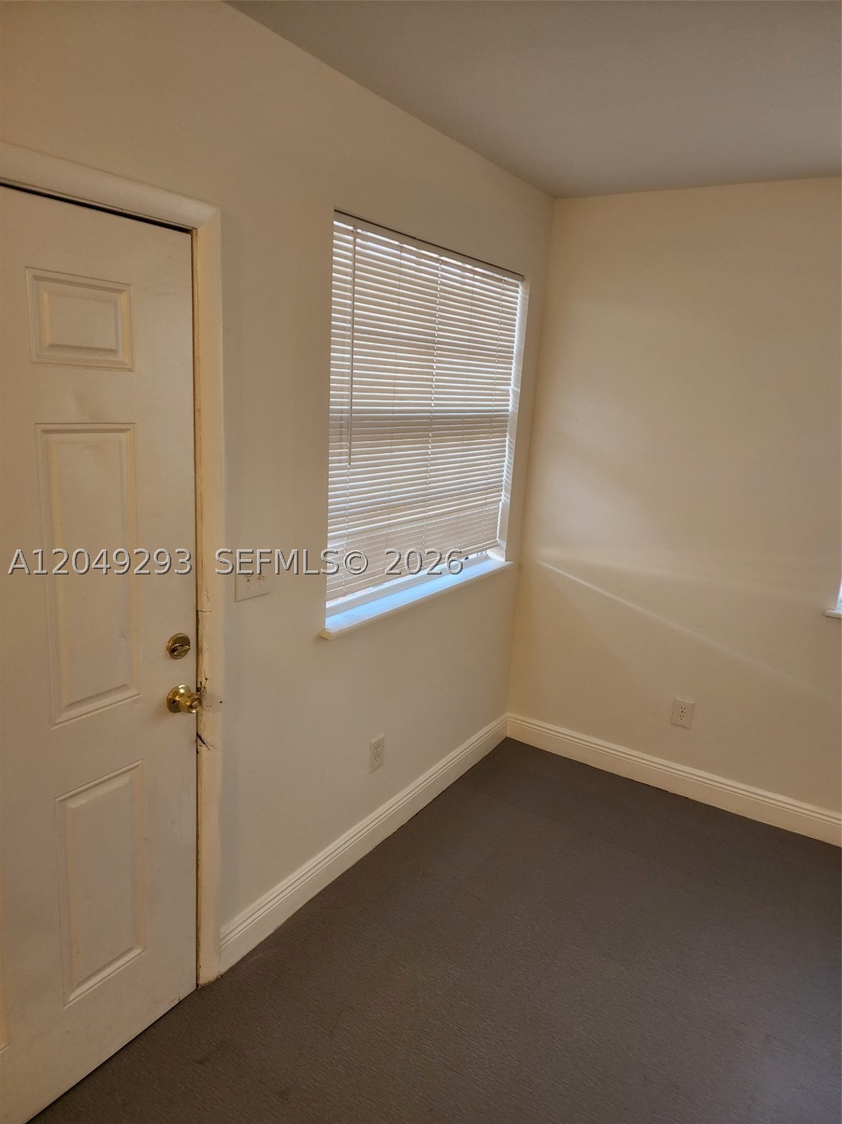THE ARABIAN ARMS CONDO - Residential Lease