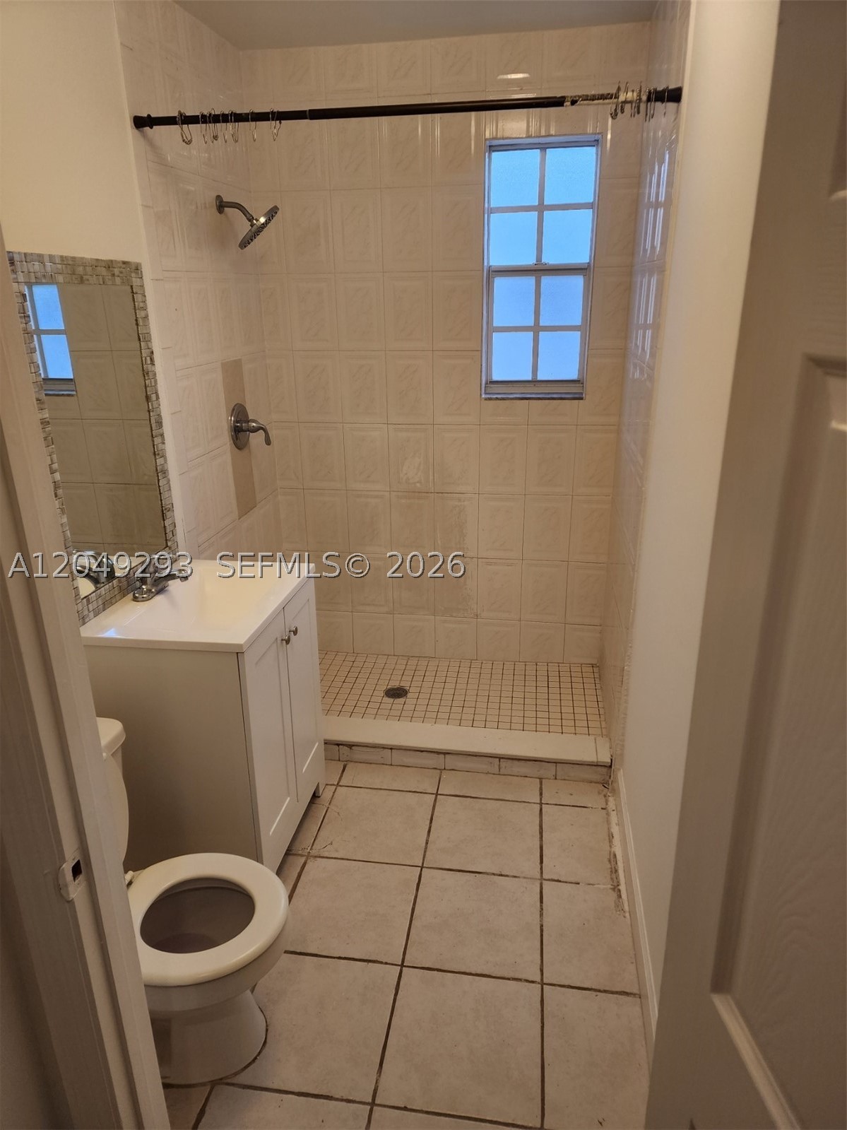 THE ARABIAN ARMS CONDO - Residential Lease