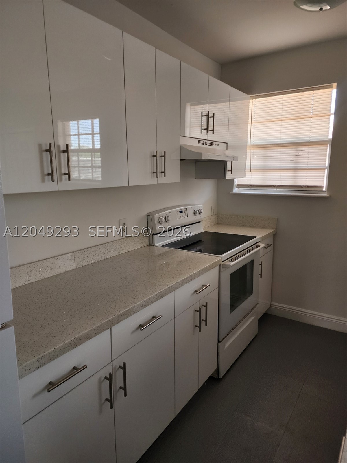 THE ARABIAN ARMS CONDO - Residential Lease