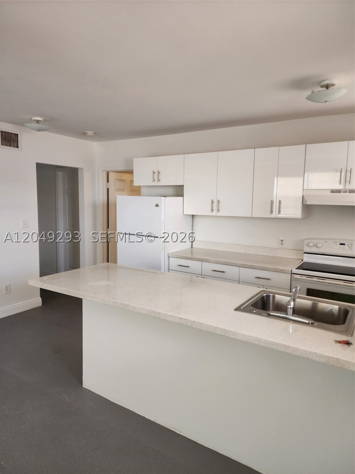 THE ARABIAN ARMS CONDO - Residential Lease