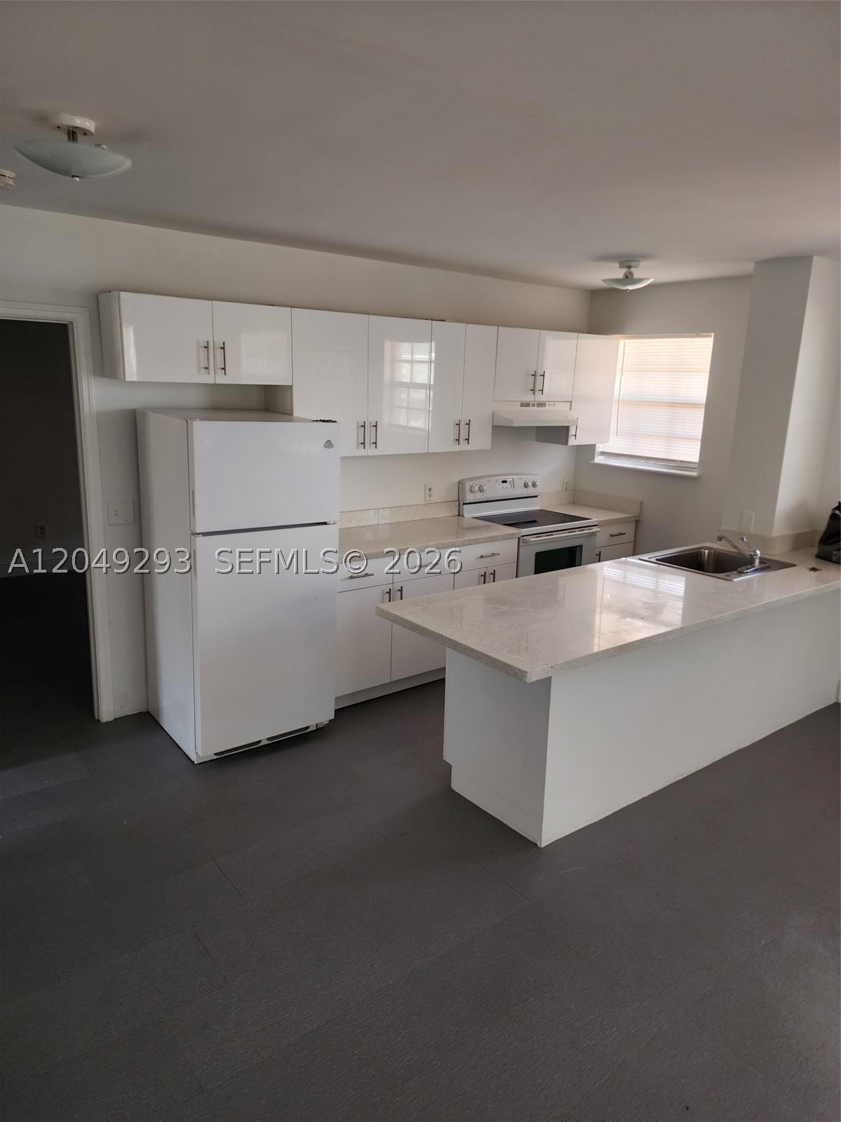 THE ARABIAN ARMS CONDO - Residential Lease