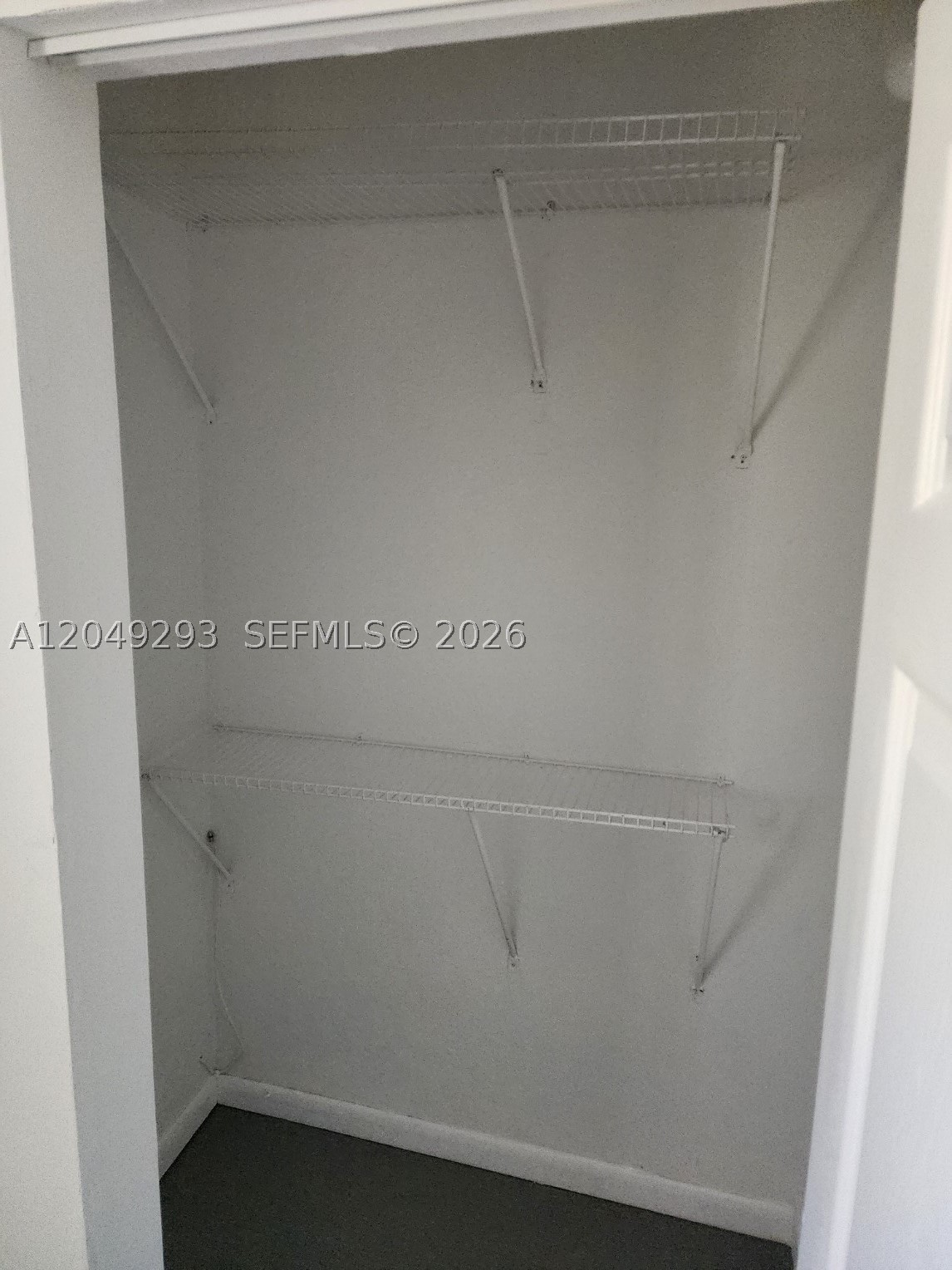 THE ARABIAN ARMS CONDO - Residential Lease