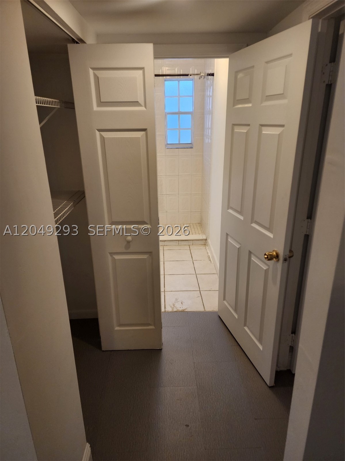 THE ARABIAN ARMS CONDO - Residential Lease
