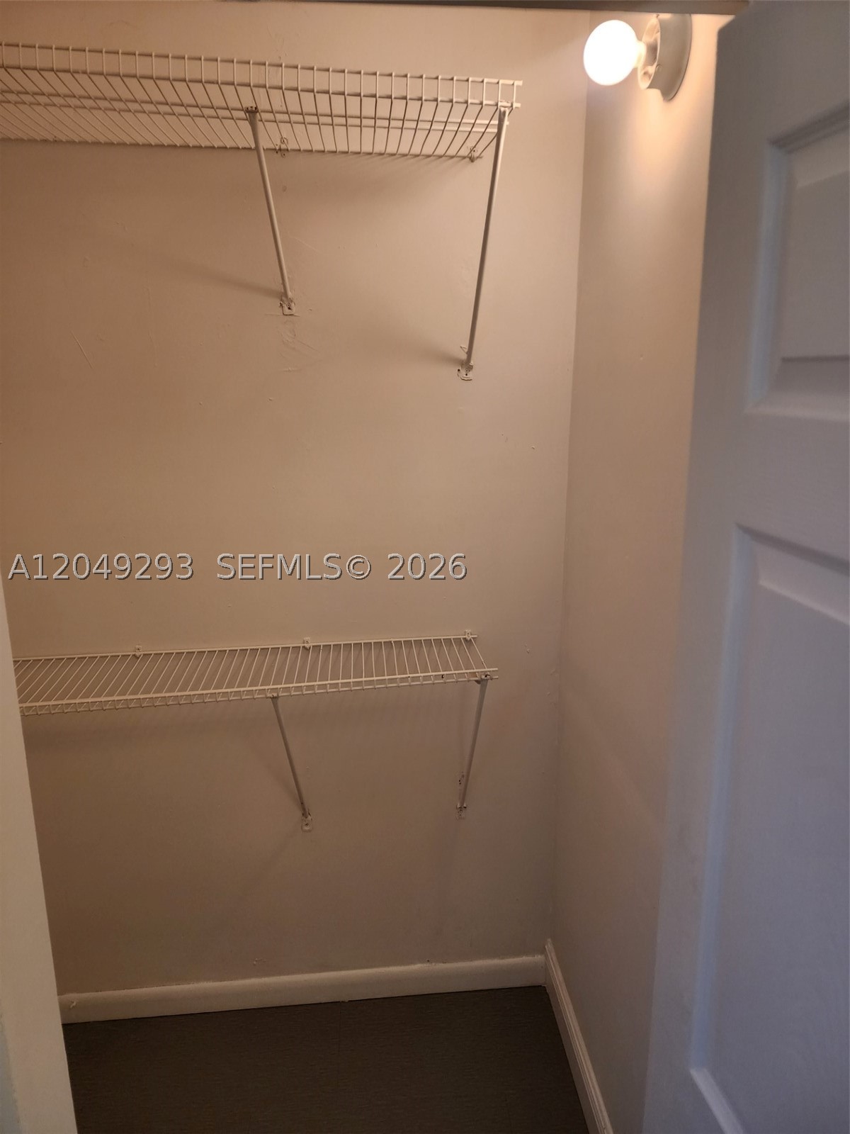 THE ARABIAN ARMS CONDO - Residential Lease