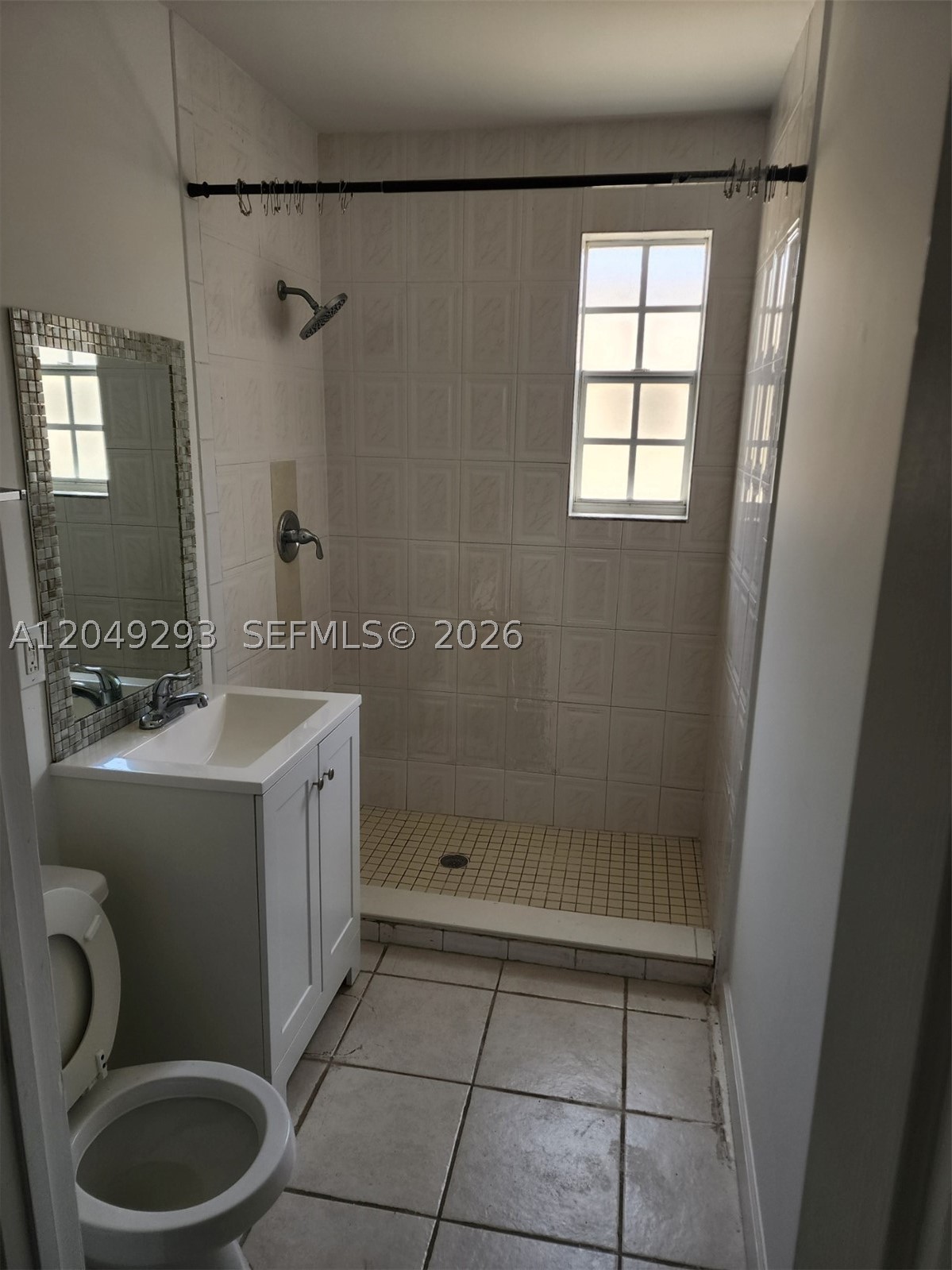 THE ARABIAN ARMS CONDO - Residential Lease