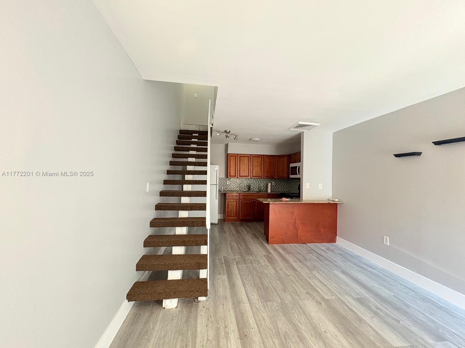GARDEN FRONT VILLAS CONDO - Residential Lease