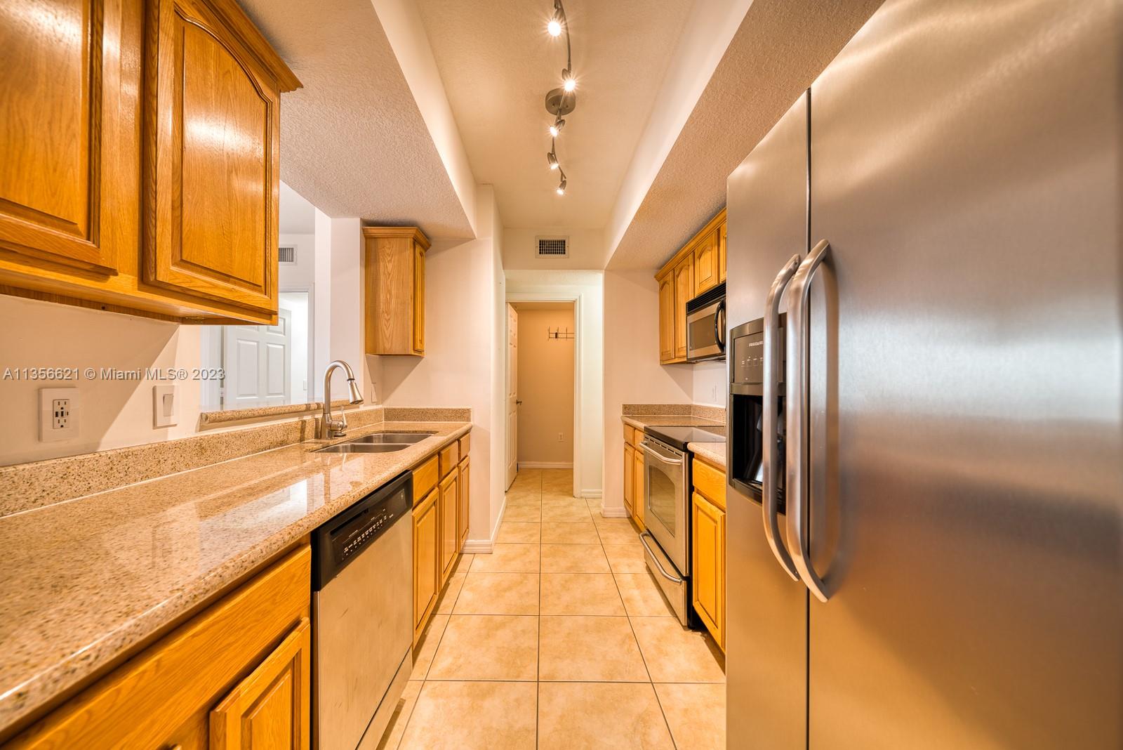 KEYSTONE PARK CONDO - Residential Lease