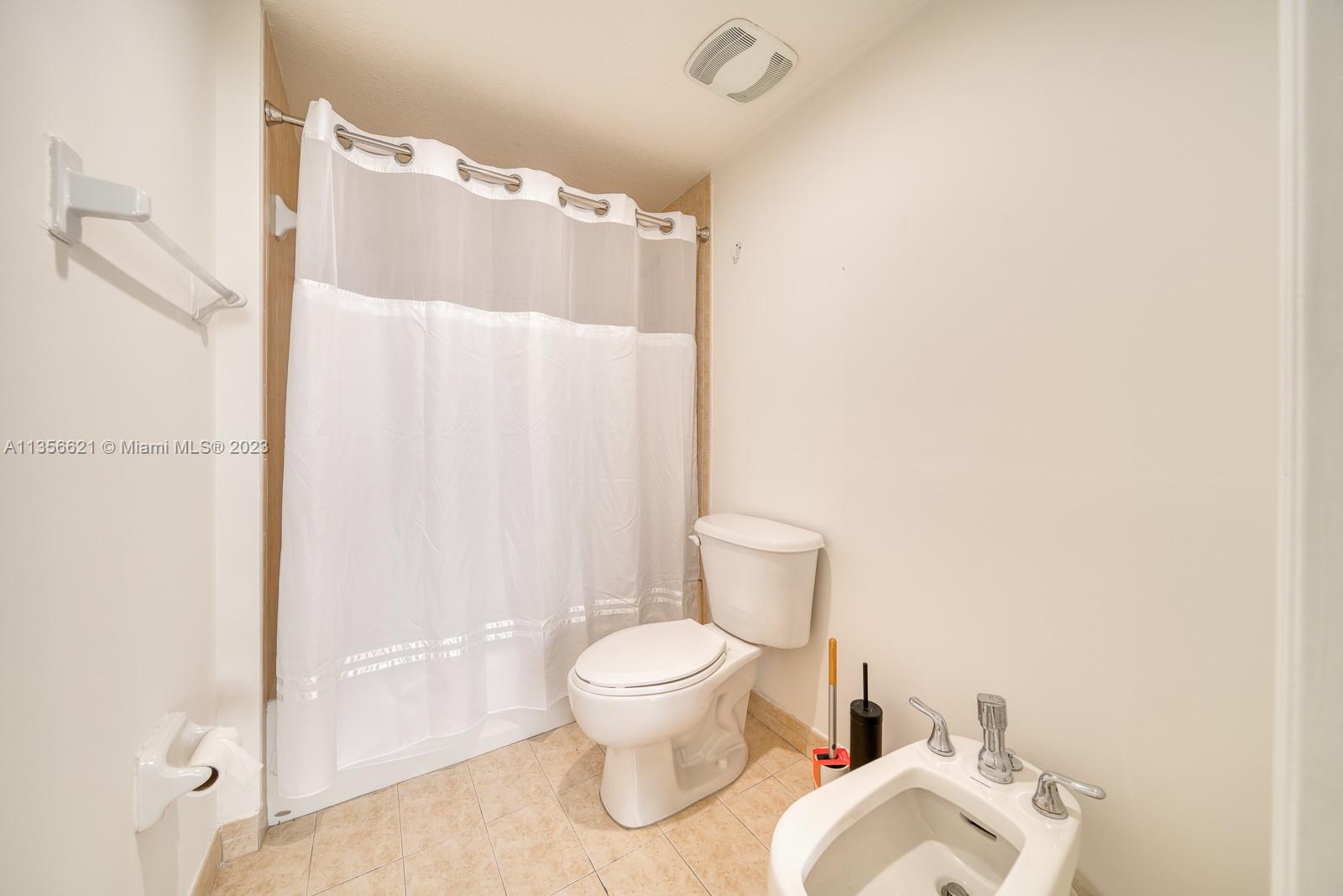 KEYSTONE PARK CONDO - Residential Lease
