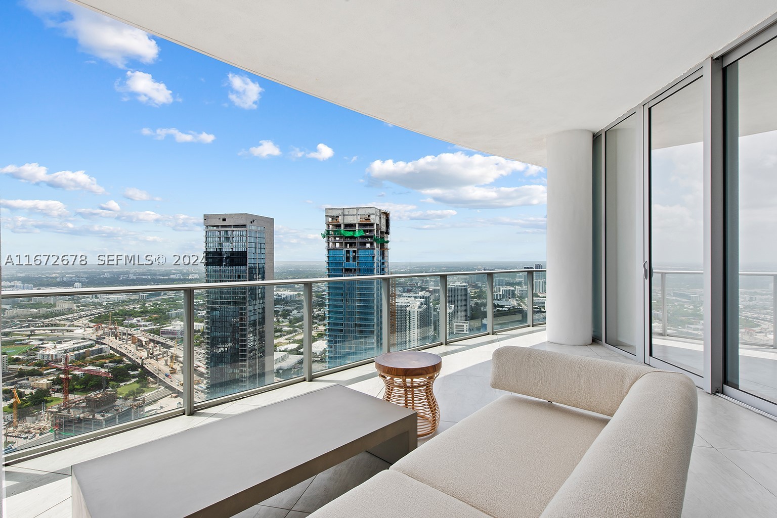 PARAMOUNT MIAMI WORLDCENT - Residential