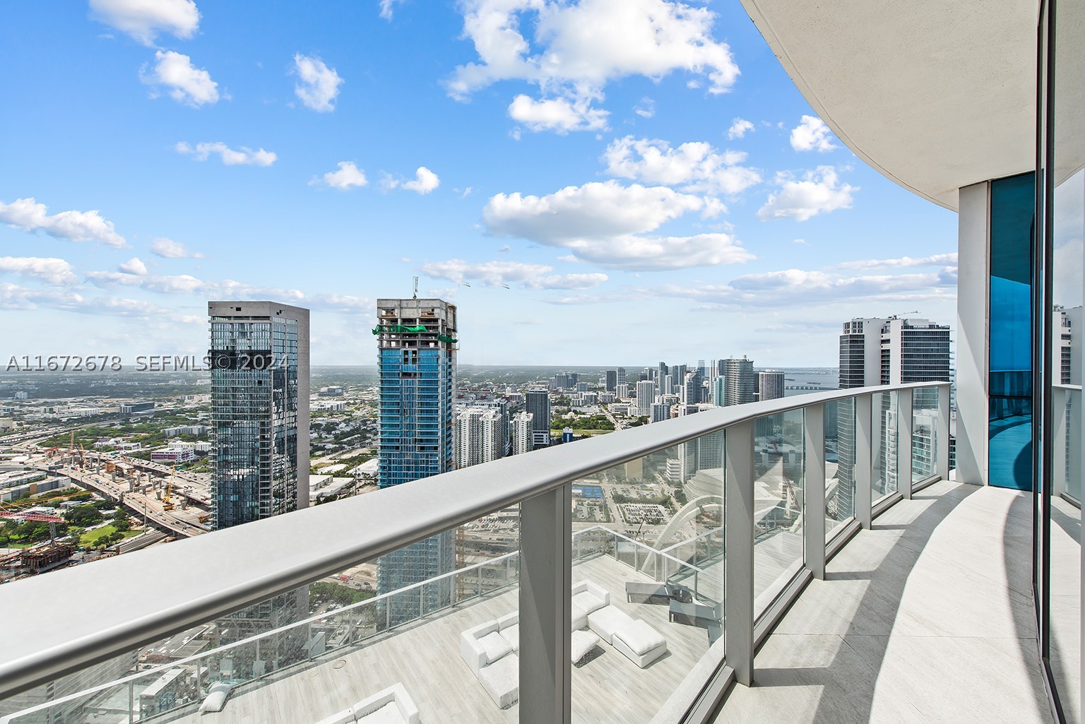 PARAMOUNT MIAMI WORLDCENT - Residential