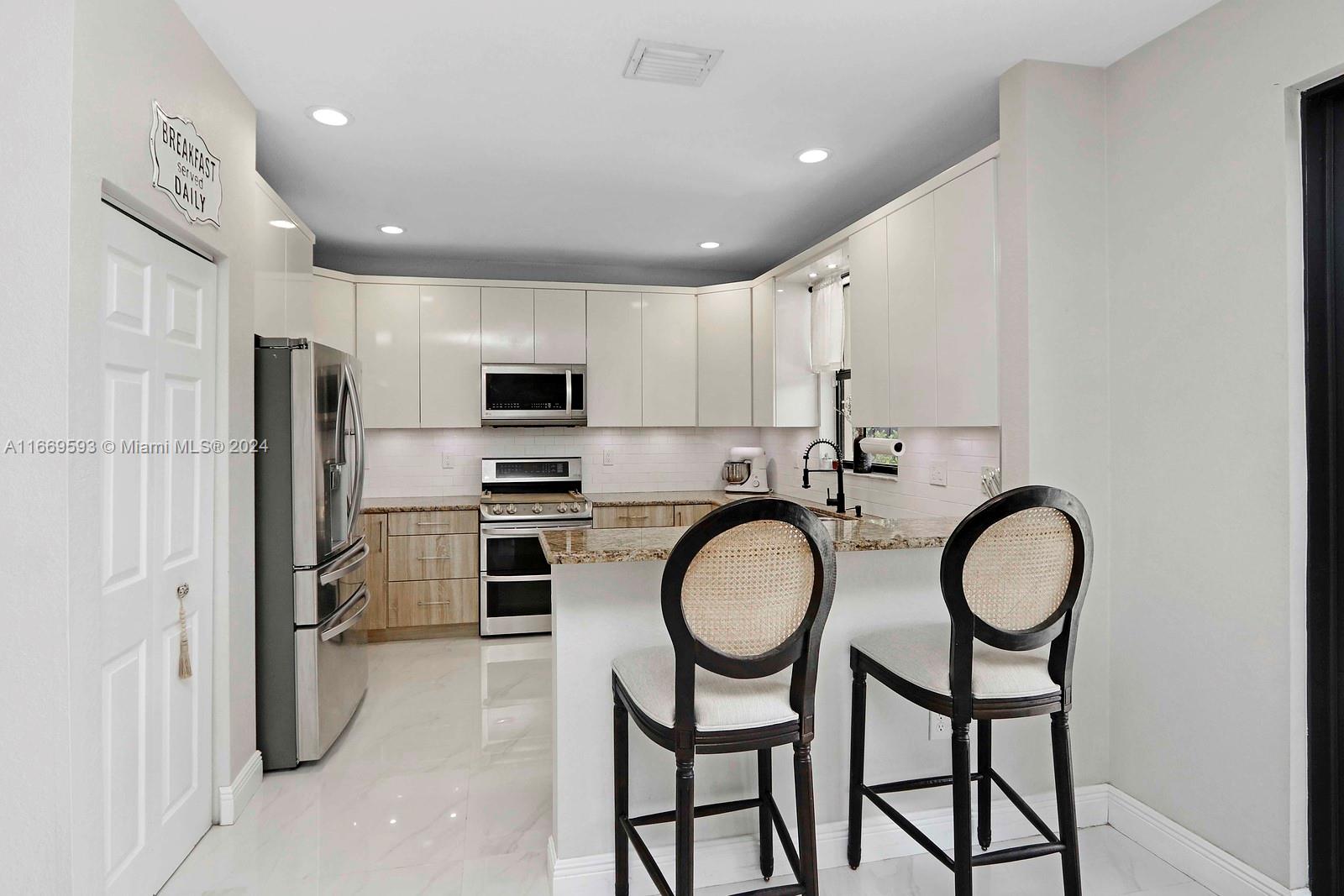 LAKES BY THE BAY FAYE REP - Residential