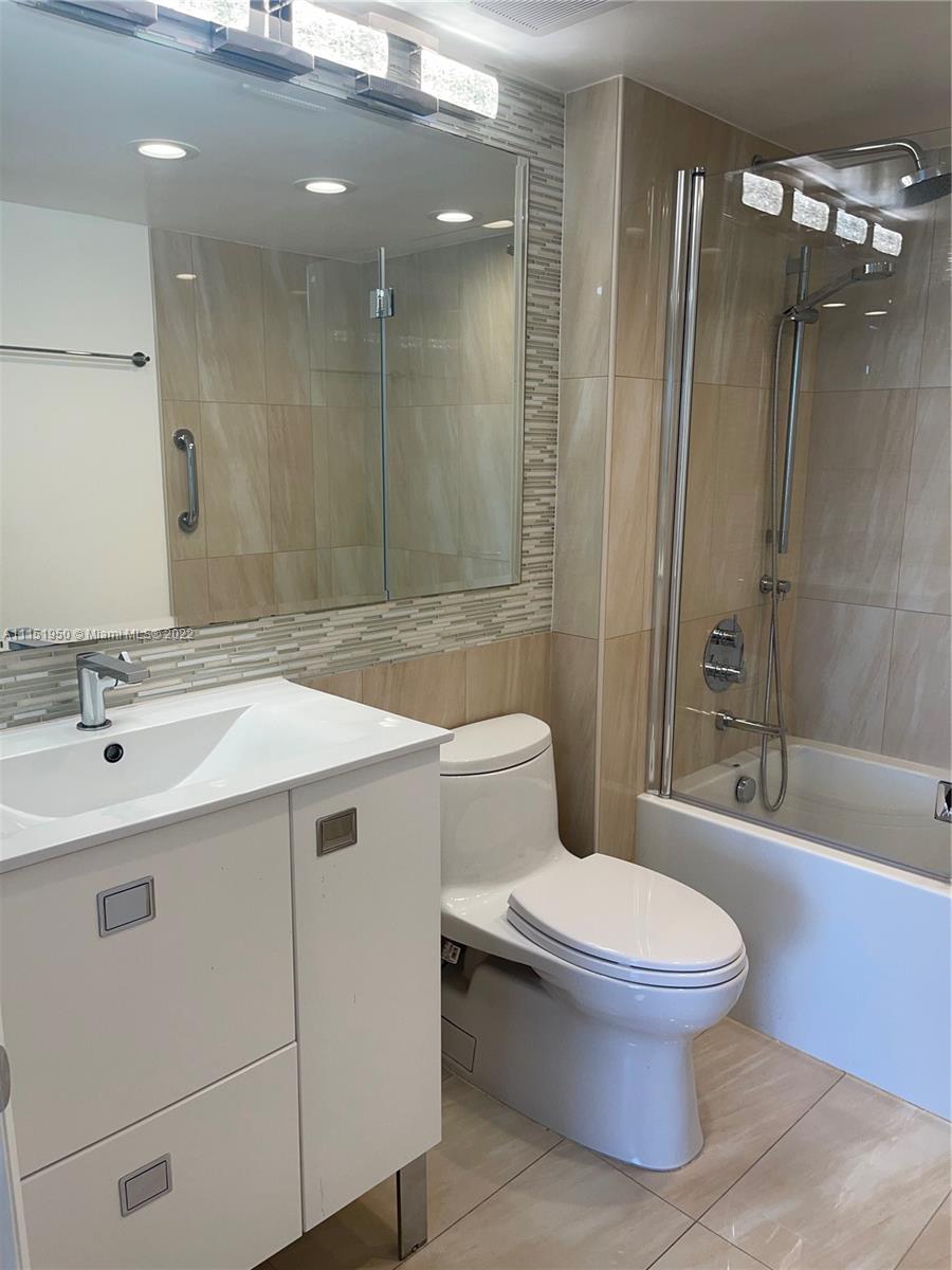SUNSET HARBOUR NORTH COND - Residential Lease