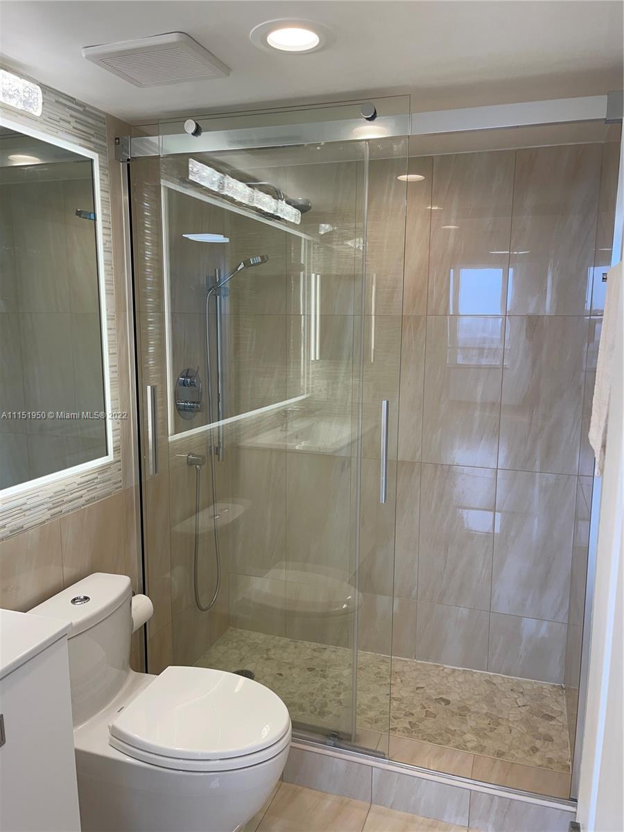 SUNSET HARBOUR NORTH COND - Residential Lease