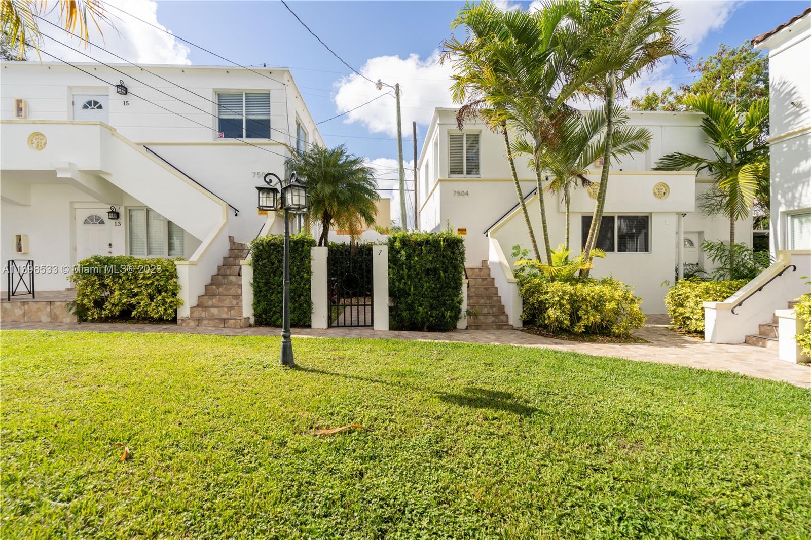 AQUA MARINE - Residential Lease