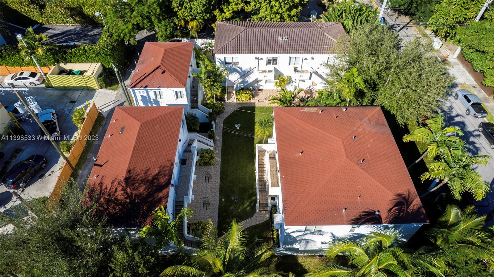 AQUA MARINE - Residential Lease