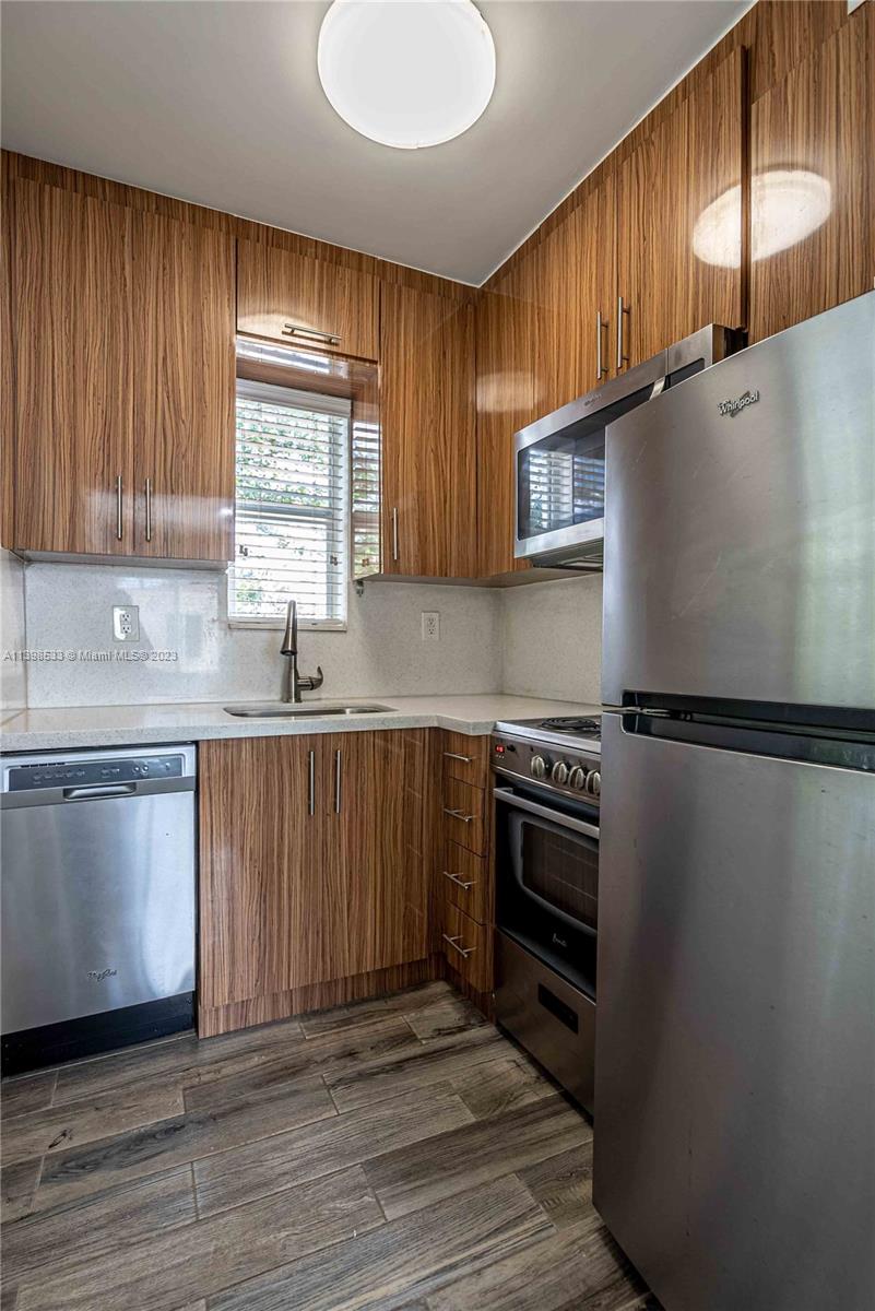 AQUA MARINE - Residential Lease