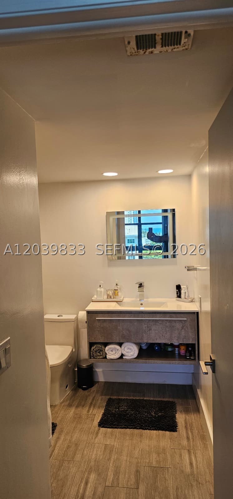 FAIRVIEW HOUSE CONDO - Residential
