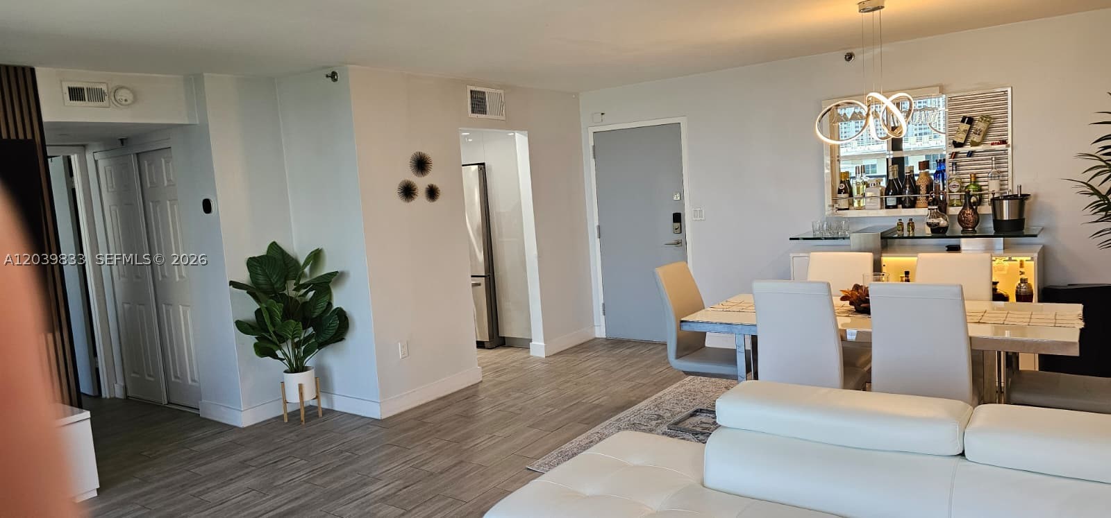 FAIRVIEW HOUSE CONDO - Residential