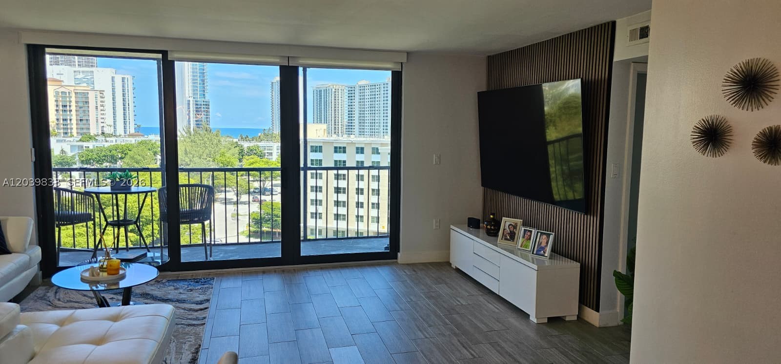 FAIRVIEW HOUSE CONDO - Residential