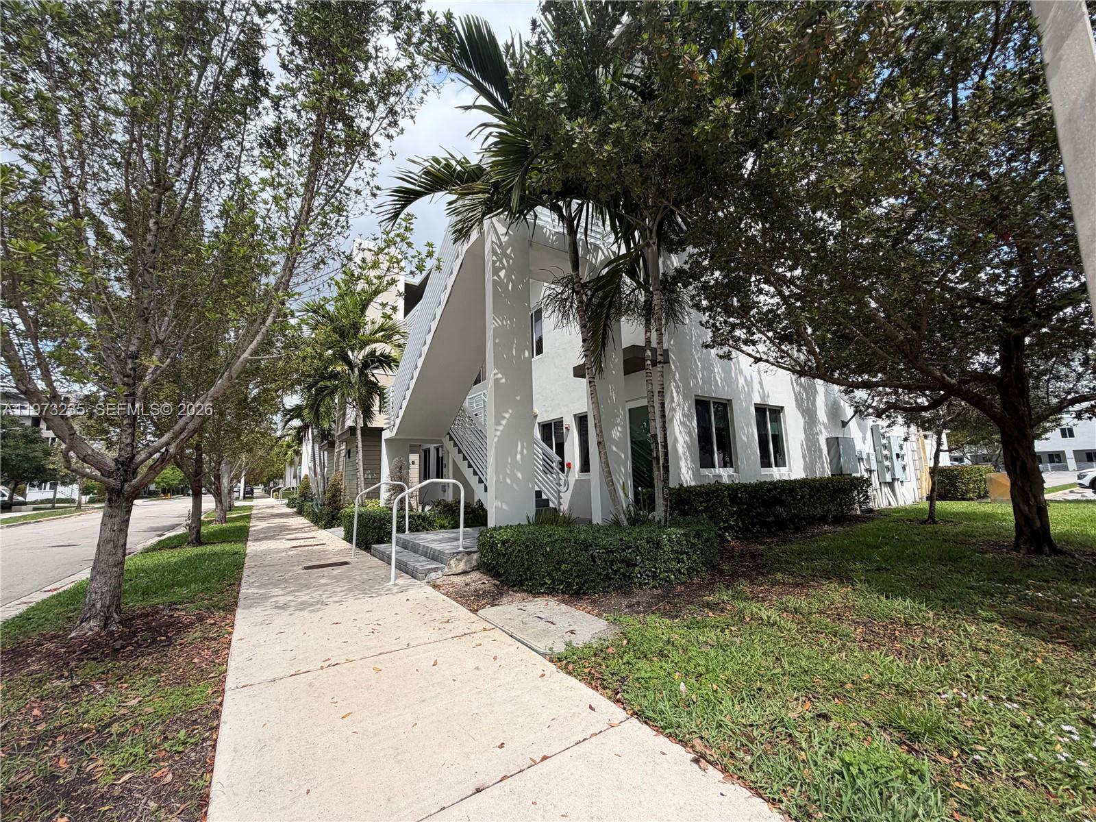 LANDMARK AT DORAL CONDO N - Residential