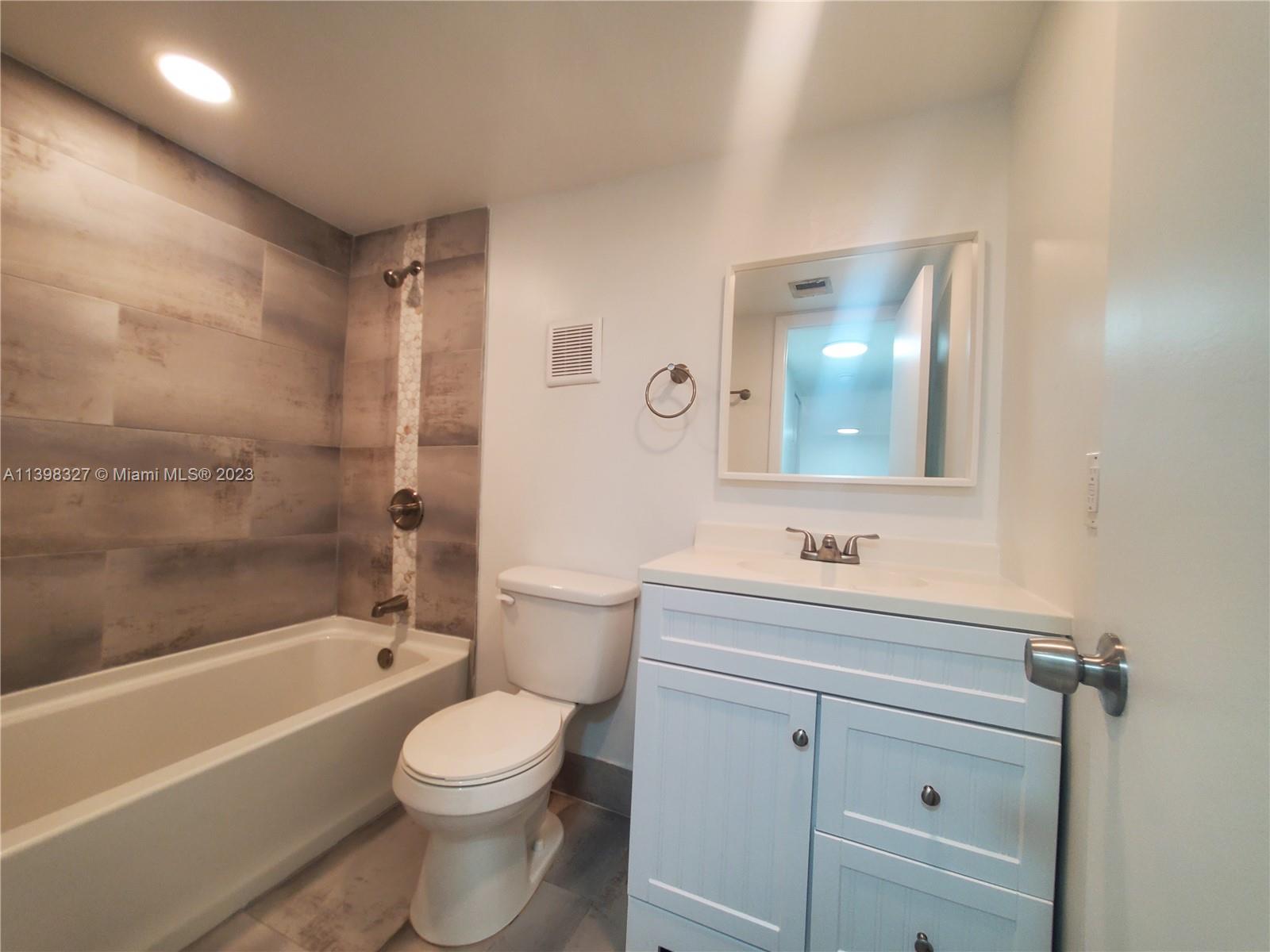 EL CONQUISTADOR SOUTH CON - Residential Lease