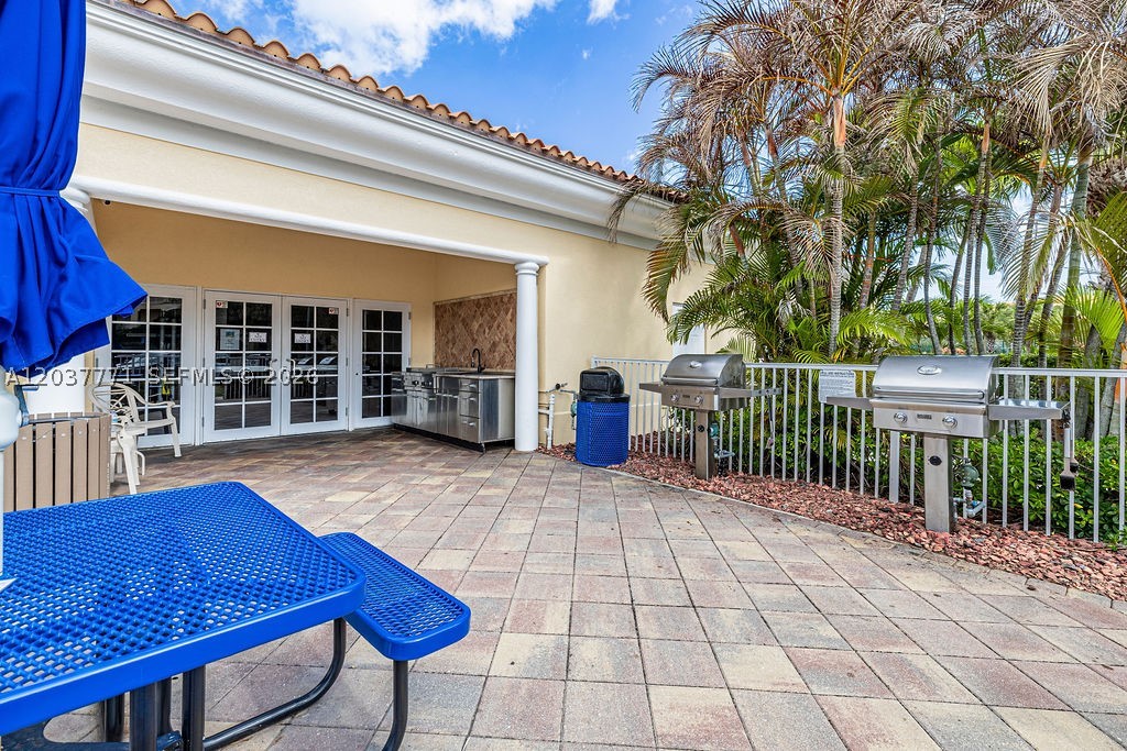 HARBOUR ISLE AT HUTCHINSO - Residential Lease