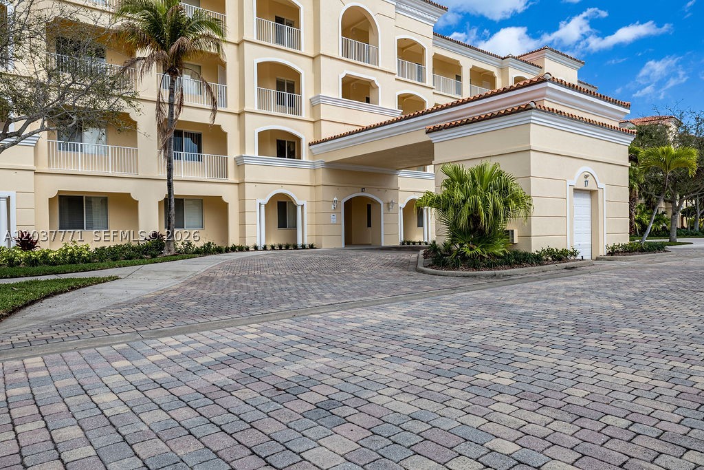 HARBOUR ISLE AT HUTCHINSO - Residential Lease