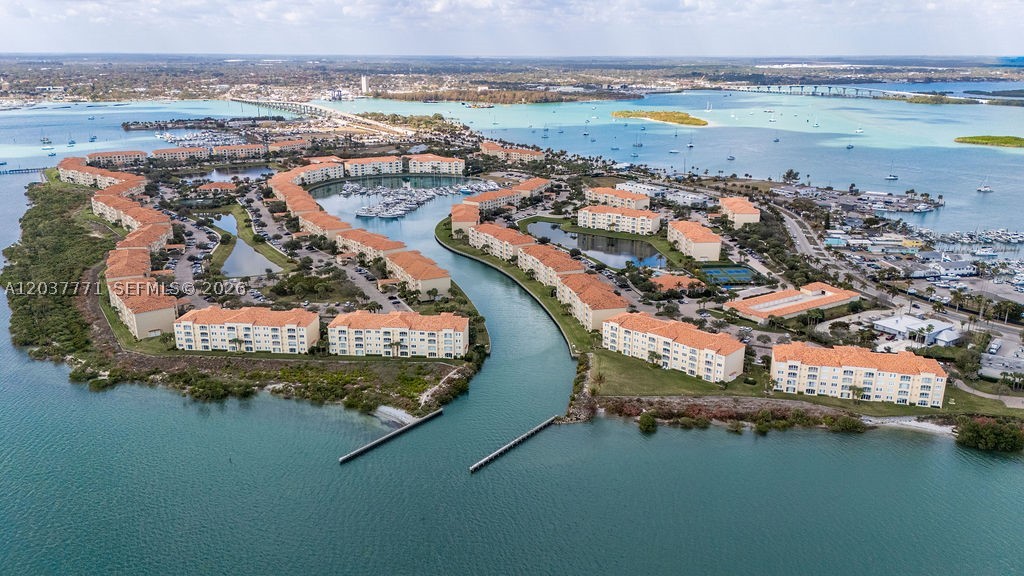 HARBOUR ISLE AT HUTCHINSO - Residential Lease