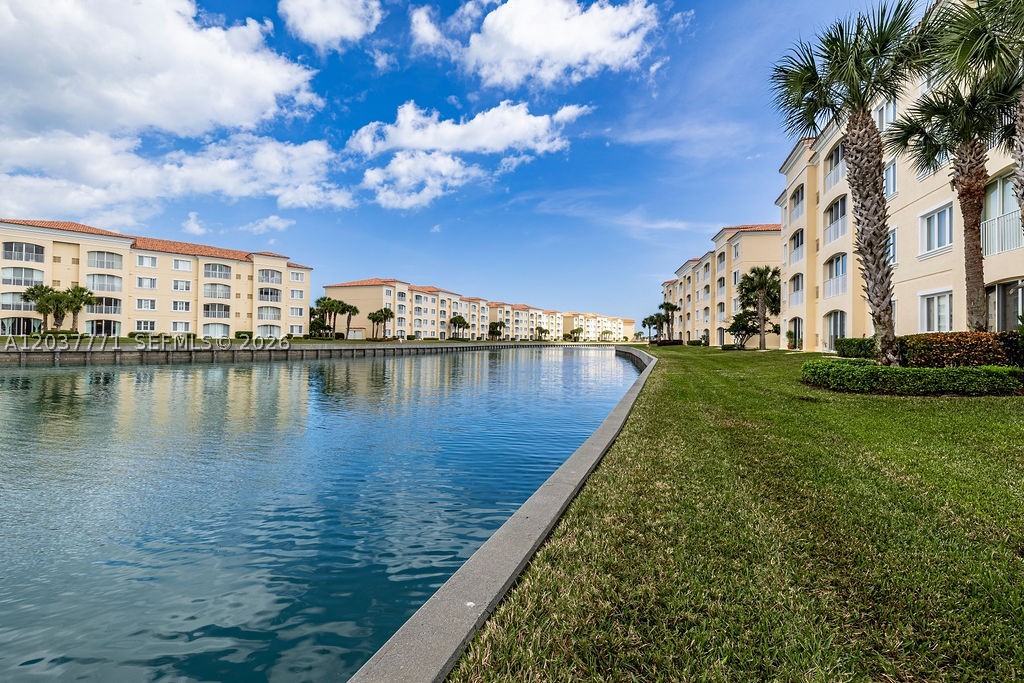 HARBOUR ISLE AT HUTCHINSO - Residential Lease