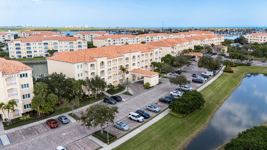HARBOUR ISLE AT HUTCHINSO - Residential Lease